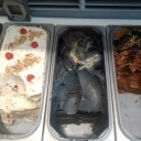 Παγωτό Μαύρη Βανίλια – Νέα άφιξη στα ζαχαροπλαστεία “Κωνσταντινίδης”